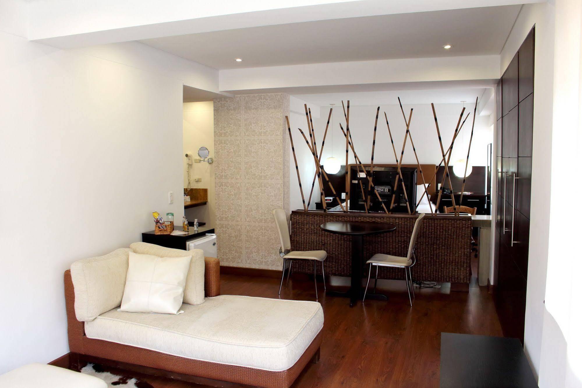 Hotel Retiro 84 By Mij Bogotá Eksteriør bilde